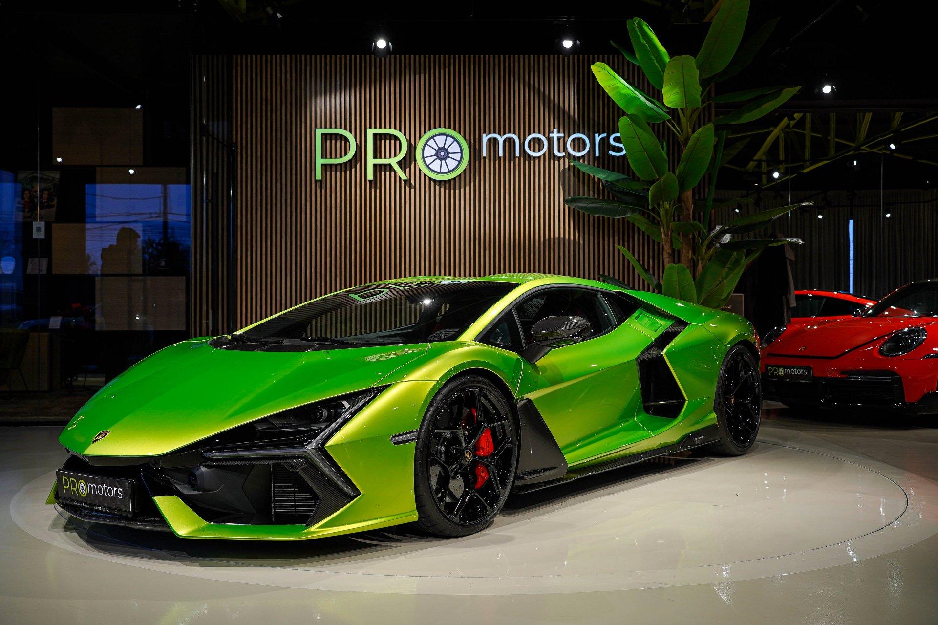 Lamborghini Revuelto