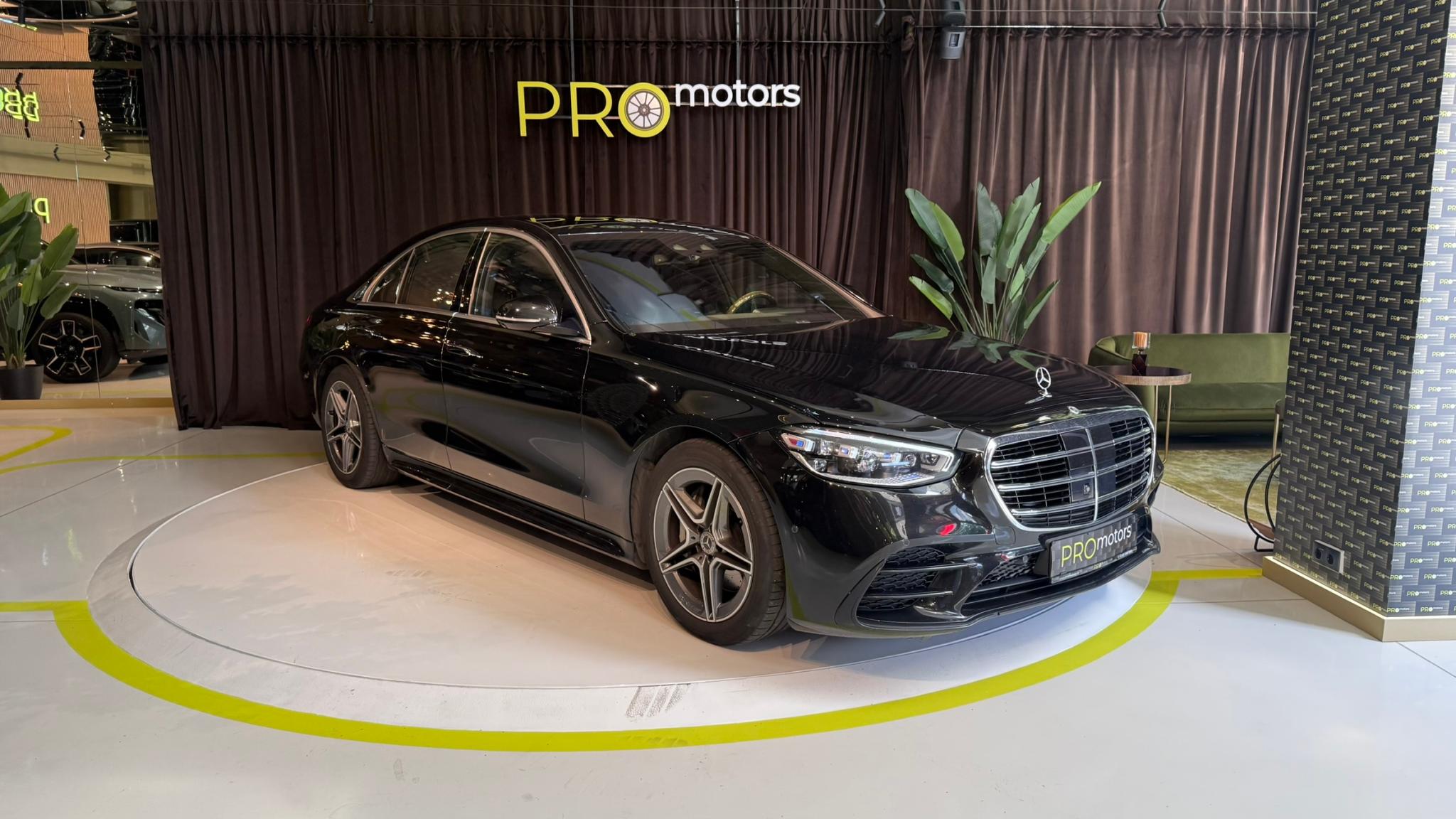 Mercedes-Benz S