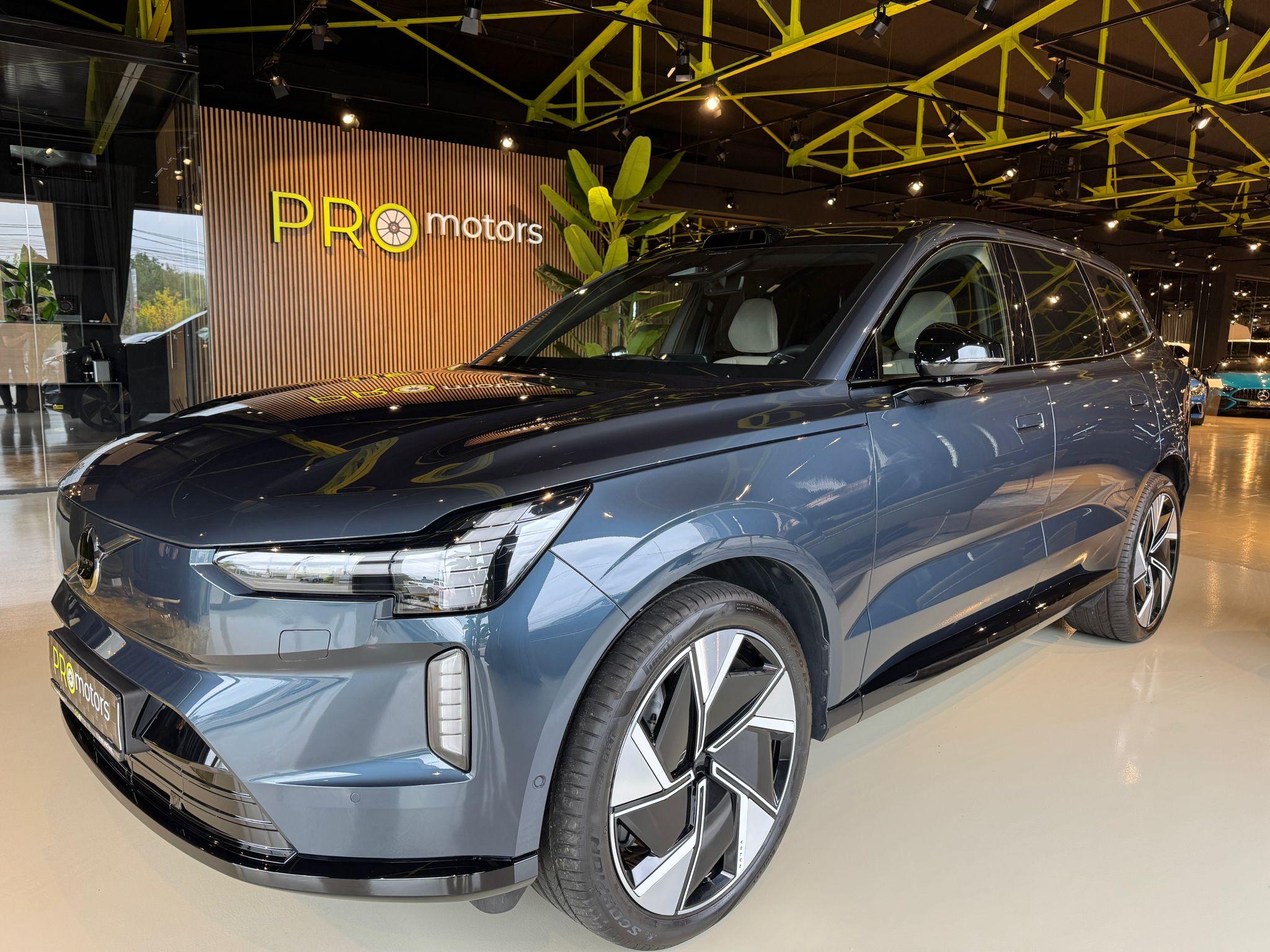 Volvo EX 90