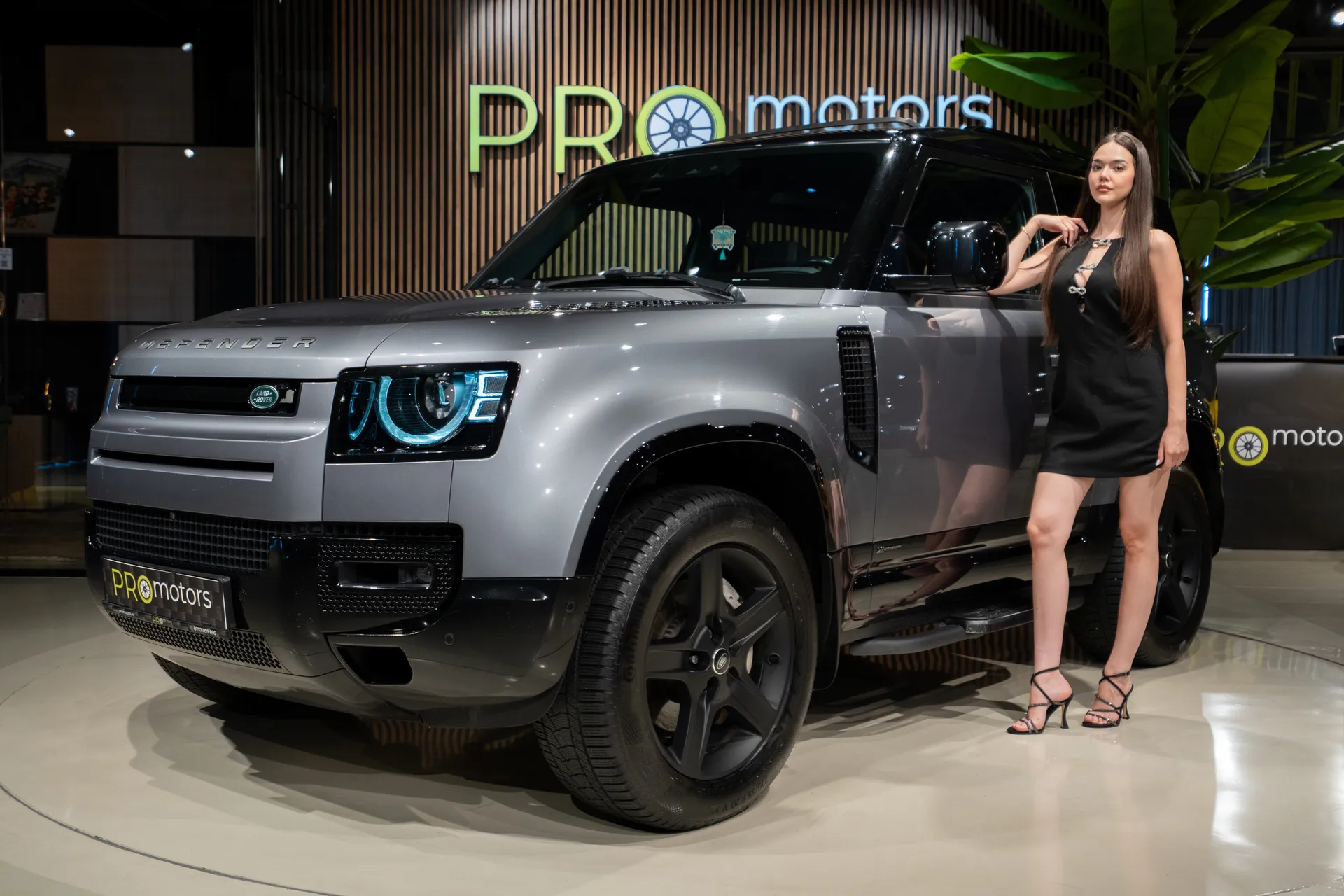 Land Rover Defender P400 X-Dynamic